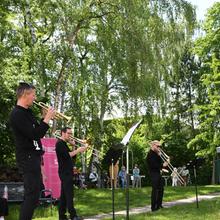 DRP-Blechbläser im Garten des Wohnstifts Reppersberg in Saarbrücken (Foto: Mechthild Schneider)