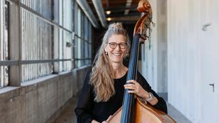 Ilka Emmert, Kontrabass (Foto: Lena Semmelroggen)