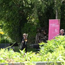 DRP-Blechbläser im Garten des Wohnstifts Reppersberg in Saarbrücken (Foto: Mechthild Schneider)