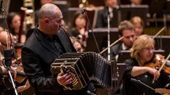 Daniel Gruselle (Bandoneon) beim Studiokonzert EXTRA am 4. November 2023 (Foto: Jean M. Laffitau)