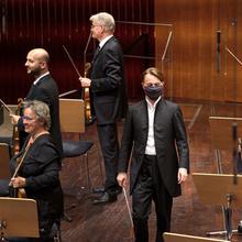 1. Matinée am 13. September 2020, Pietari Inkinen mit Maske (Foto: Astrid Karger)