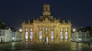 Ludwigskirche Saarbrücken bei Nacht (Foto: imago/Becker&Bredel)