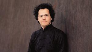 Manuel Nawri, Dirigent (Foto: Astrid Ackermann)