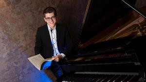 Jonas Stark, Klavier (Foto: FotografiePrisma!)